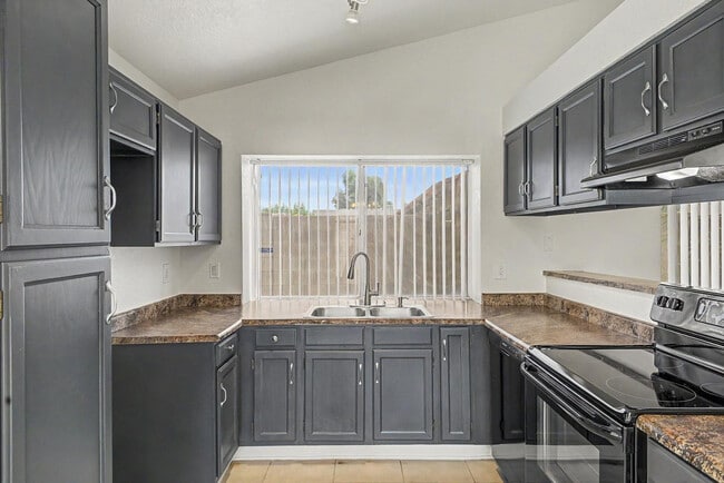 Building Photo - 11851 N 76th Dr