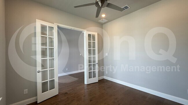 Building Photo - 3508 Covedale Blvd