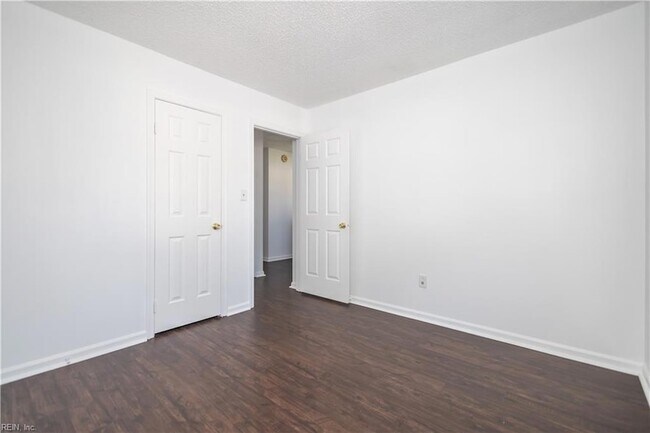 Building Photo - 908 Vincent Ct