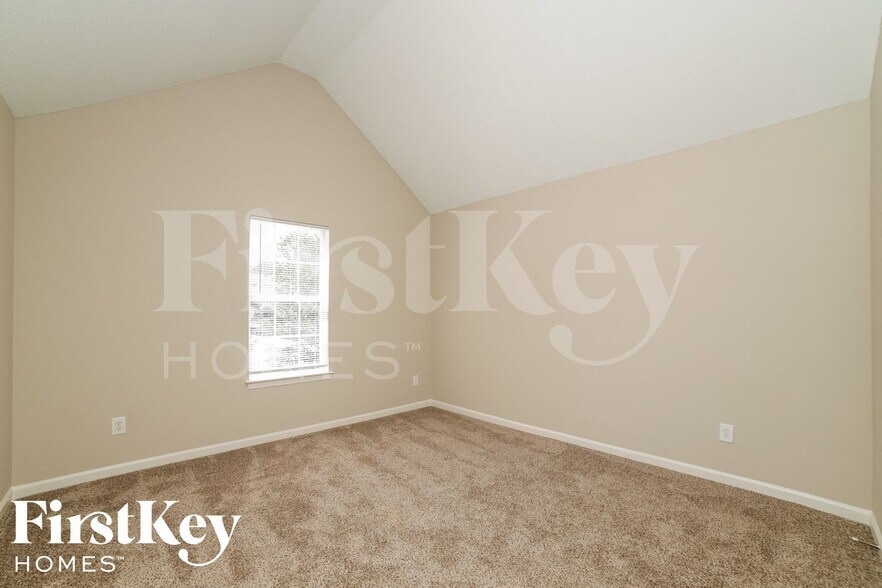 Building Photo - 4470 White Hill Pl