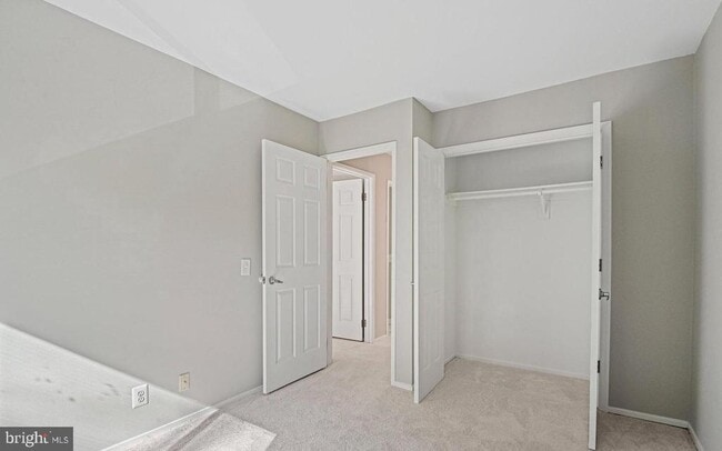 Building Photo - 2691 Glengyle Dr
