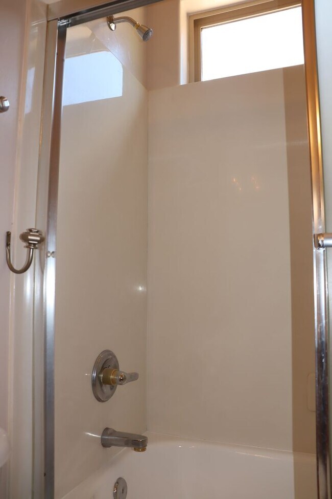 Building Photo - Beautiful West Side Home in Gated Community