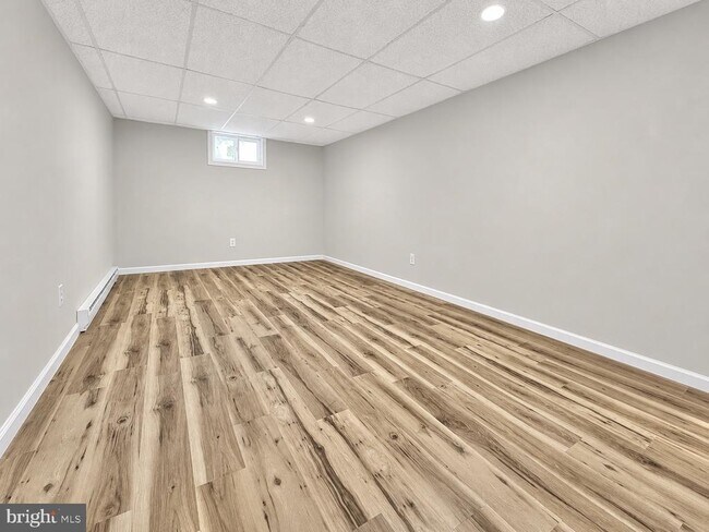 Building Photo - 226 Elwyn Ave