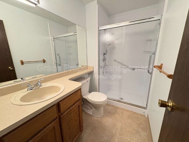 Building Photo - 8335 E Fairmount Dr