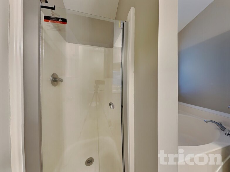 Building Photo - 3100 Wrenwood Ct