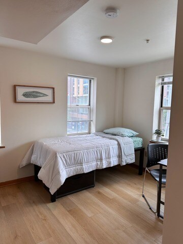 Bedroom-Model Unit - Varsity Campus Apartments