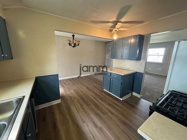 Building Photo - 14635 Sylvia Dr