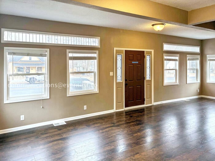 Building Photo - 1018 14th St