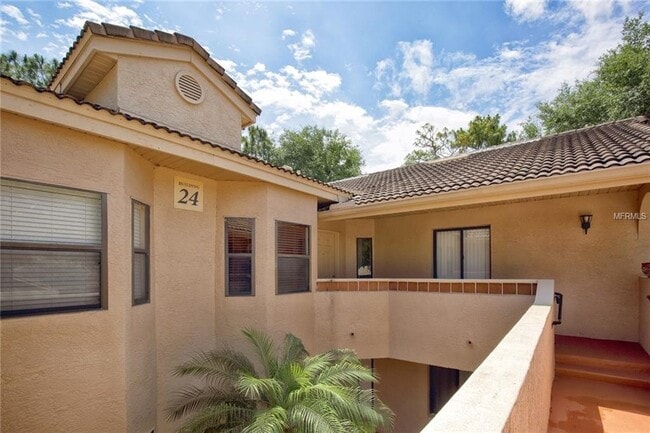 Building Photo - Dr Phillips 2 bedroom 2 bath with 1 car ga...