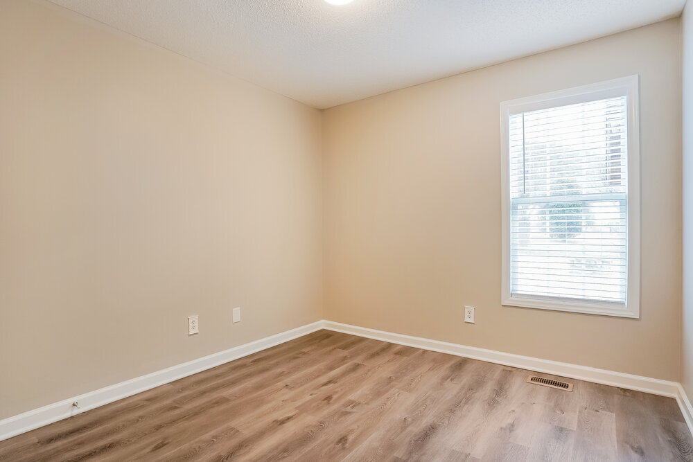 Building Photo - 1256 Grovewood Dr