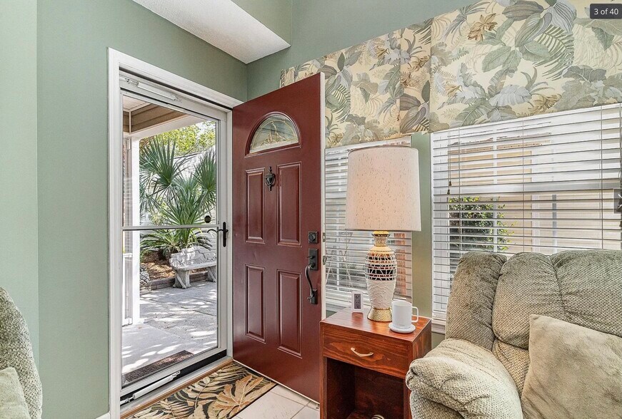 Building Photo - 203 Lyons Cove Dr