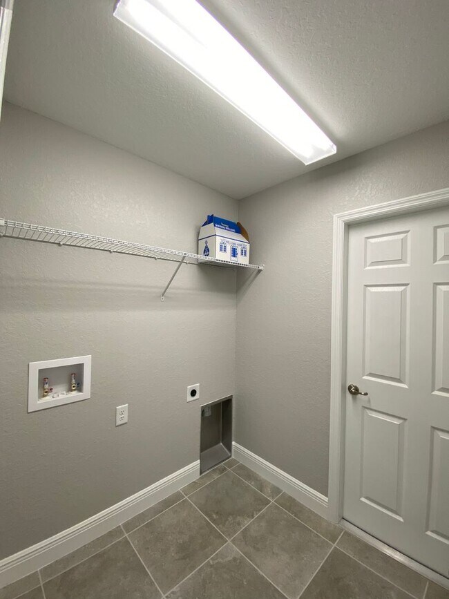 Building Photo - 14780 SW 27 Ct Rd