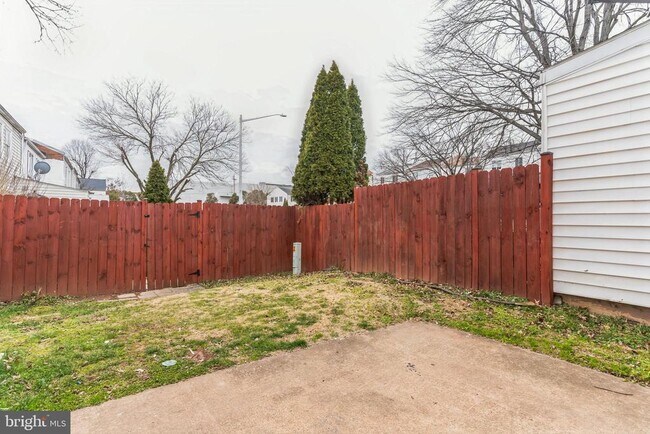 Building Photo - 10177 Irongate Way
