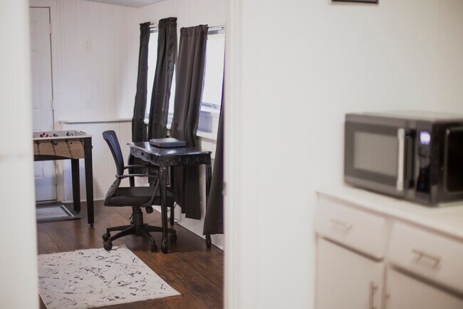 2nd Work Station - 3333 Frances Ave
