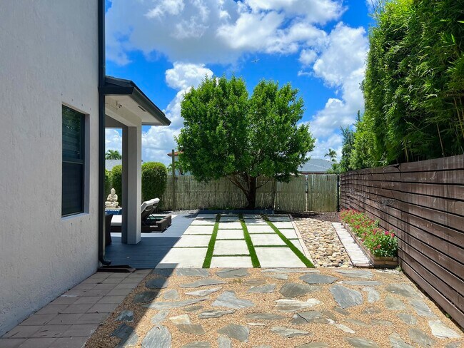 Building Photo - 16170 SW 136 Way