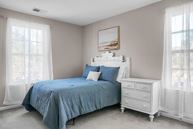 Building Photo - 1519 Thoroughbred Blvd