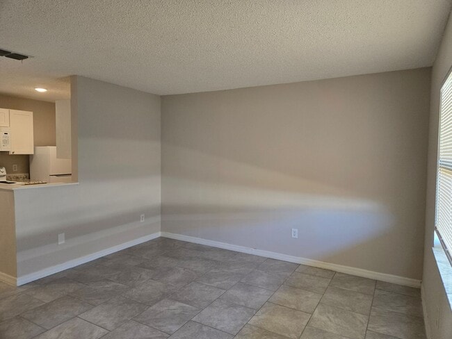 Building Photo - Cute 1/1 in Convenient Location