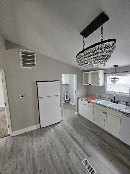 Building Photo - 110 3rd Ave