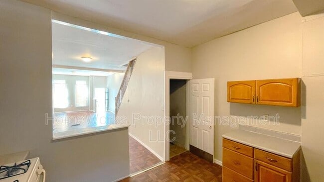 Building Photo - 317 S Mount St