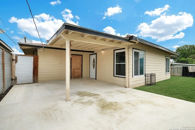 Building Photo - 358 Saratoga Dr