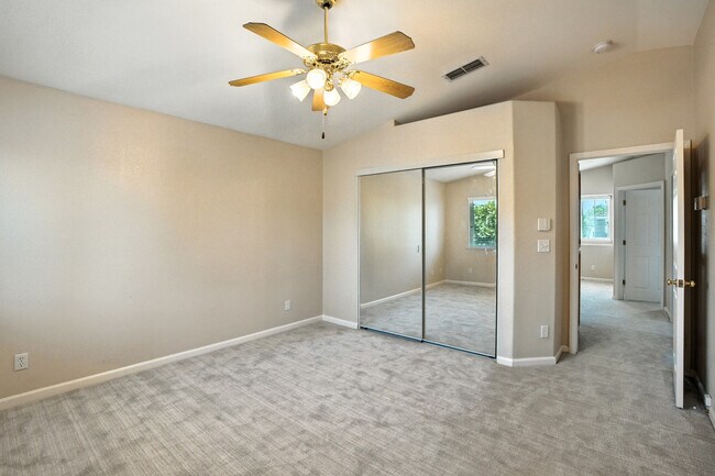 Building Photo - 9437 Red Spruce Way