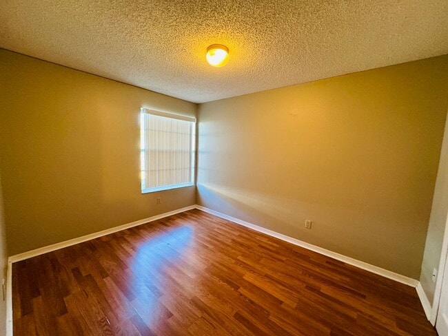 Building Photo - 3 Bedroom/2 bathroom Condo in Kissimmee!!