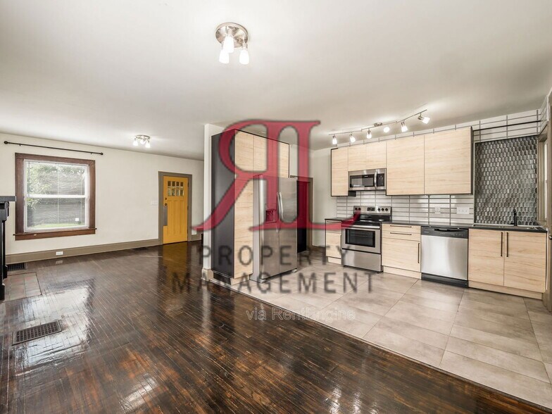 Building Photo - 954 Stanley Ave