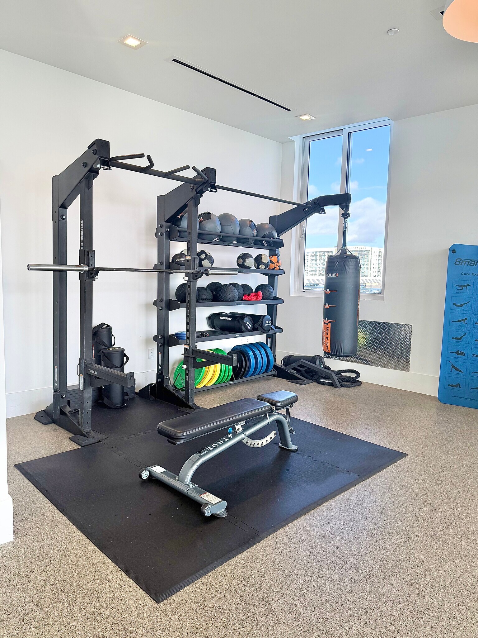 Building Photo - 2000 N Bayshore Dr