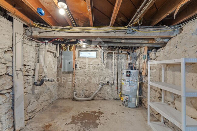 Building Photo - 5 Bedroom House Near Gonzaga