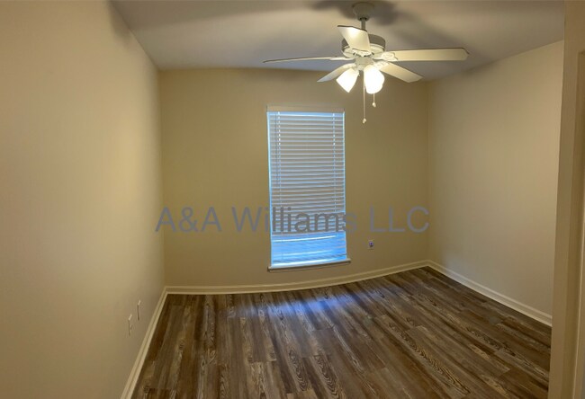 Building Photo - 16128 Monica Dr