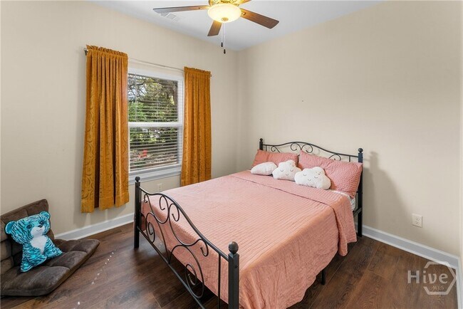 Building Photo - 1403 E Anderson St