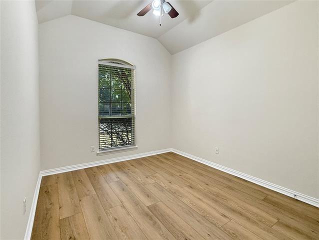 Building Photo - 906 Cougar Dr