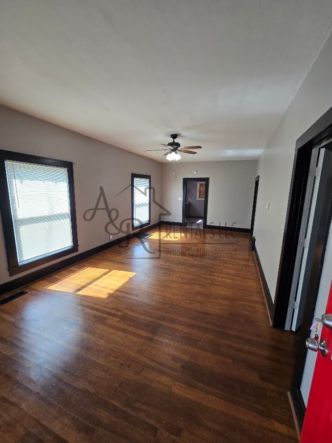 Building Photo - 103 E 17th St