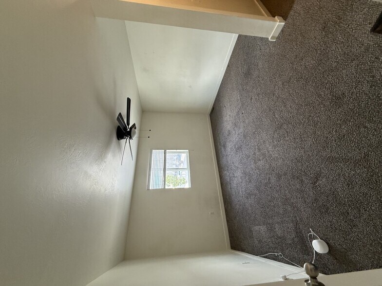 Building Photo - 671 N 30 E