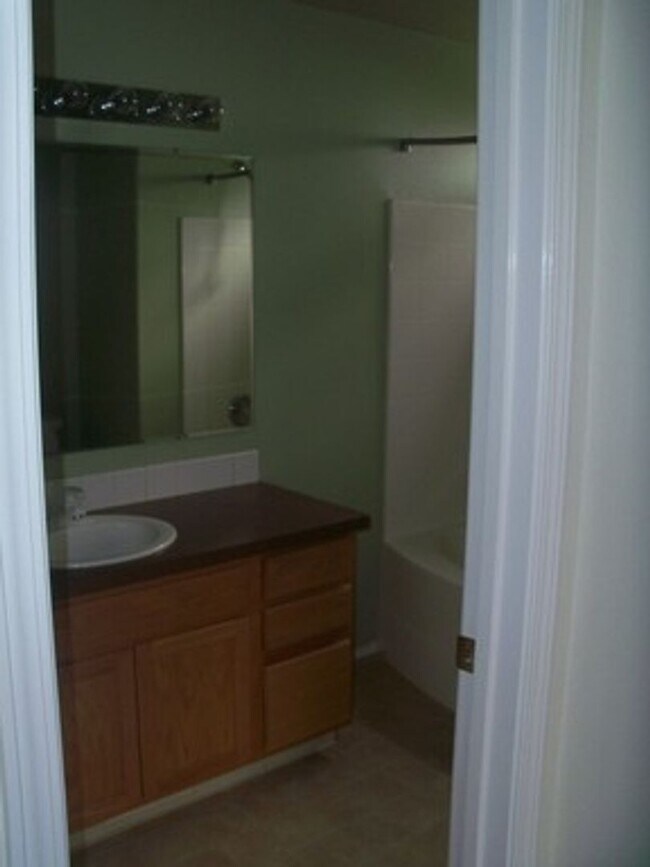 Building Photo - 3412 Manchester Dr