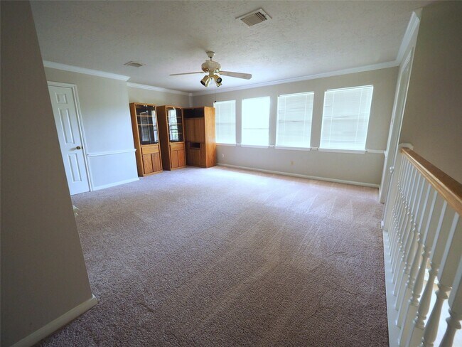 Building Photo - 15122 Greenleaf Ln