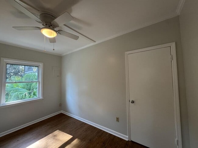 Building Photo - 303 3rd St