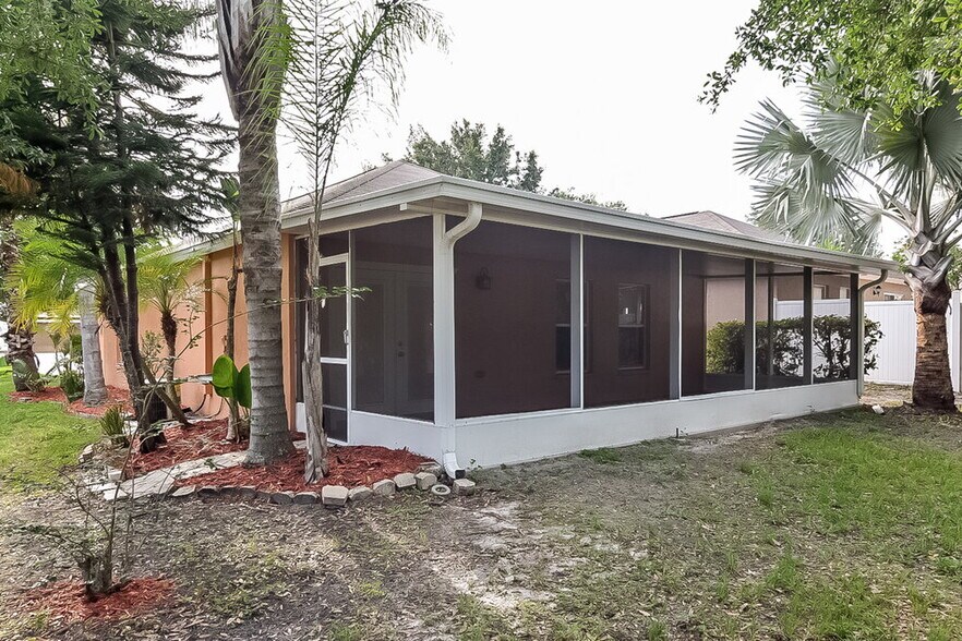 Building Photo - 6708 Summer Haven Dr
