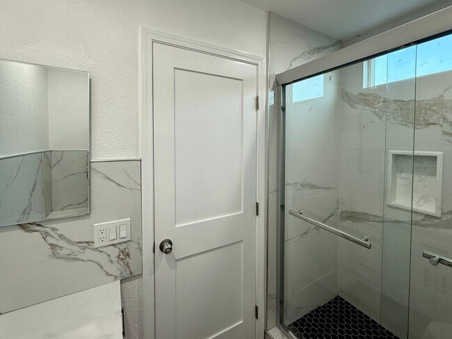 Building Photo - Updated 4 Bedroom 2 Bath Single Family Home in San Jose