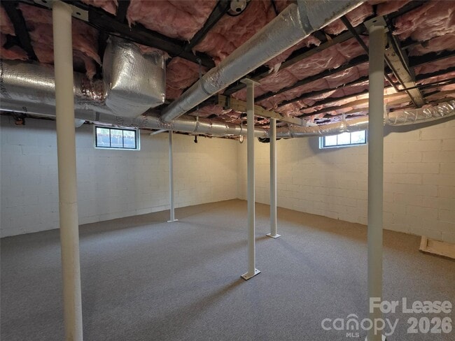 Building Photo - 200 E 2nd St