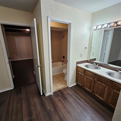 Building Photo - 1510 Cherrycrest Ln