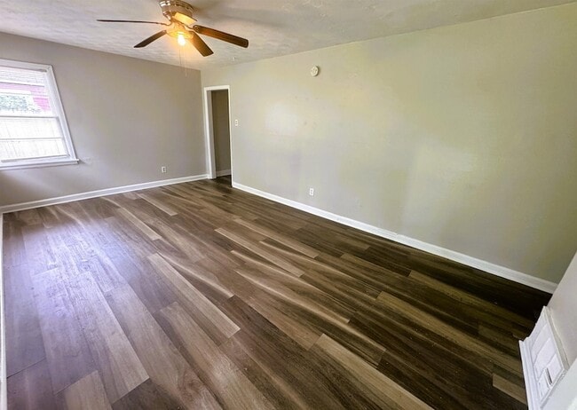 Building Photo - 1644 Russwood Rd