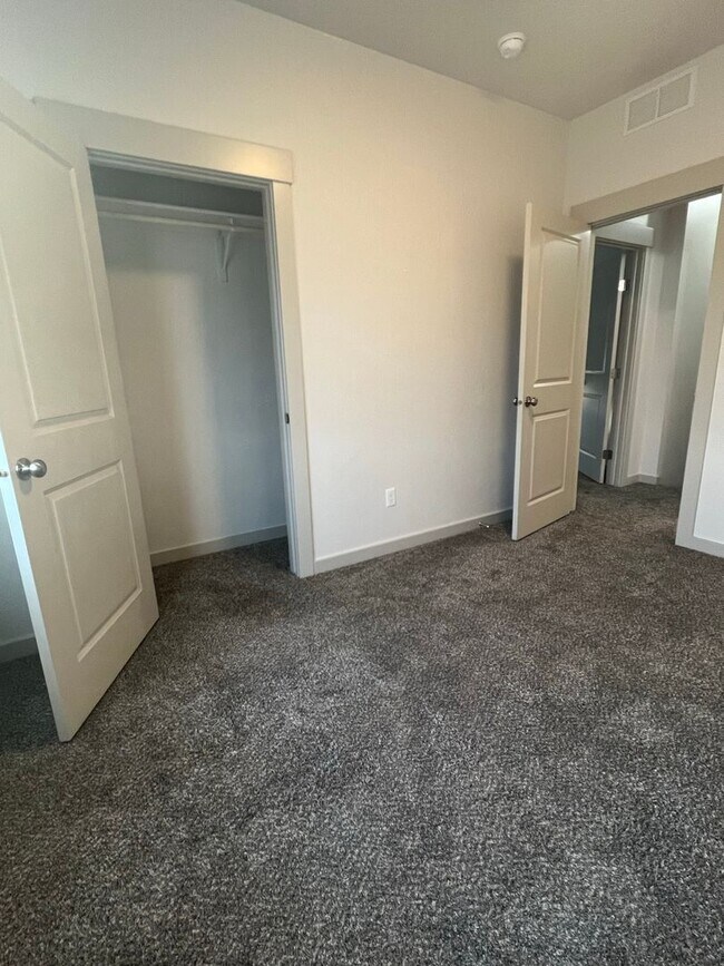 Building Photo - WELCOME TO SUNBEAM TOWNHOMES