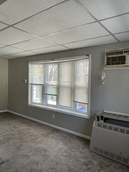 Primary Photo - 906 West Ave
