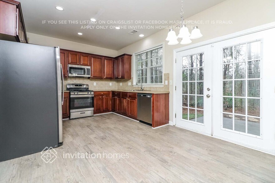 Building Photo - 544 Watercress Dr