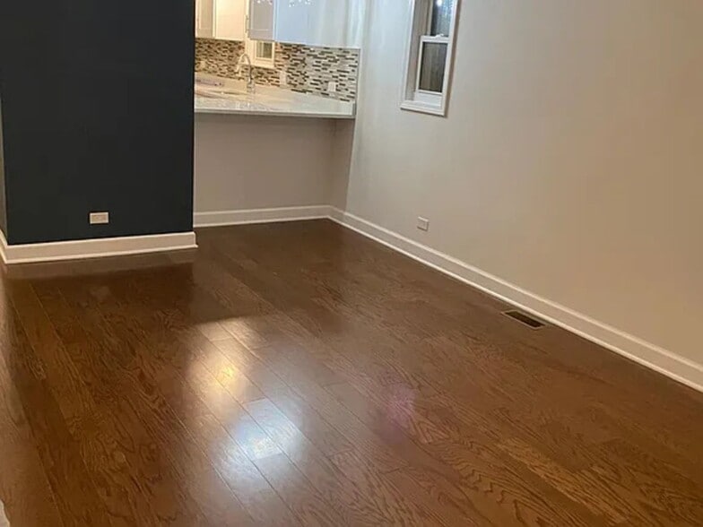 Building Photo - 1034 Lathrop Ave