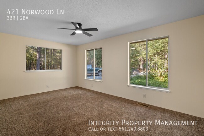 Building Photo - 421 Norwood Ln