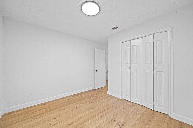 Building Photo - 8726 Wilcrest Dr