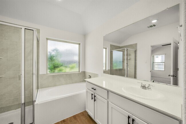 Building Photo - 3003 Halleton Ct.