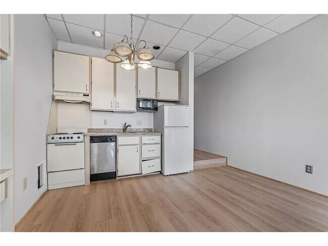 Building Photo - 431 S 7th St